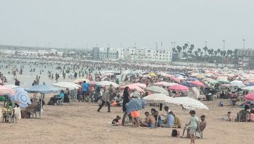 شاطئ دوفيل بالجديدة.. صيف بالحياة و مجلس في سبات!