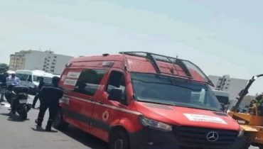 انزكان ..موظف شرطة ادارية يتعرض لحادث سقوط من اعلى شاحنة
