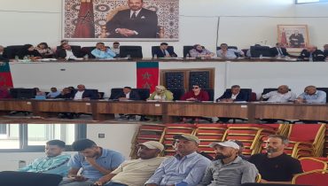دورة استثنائية للمجلس الجماعي بسيدي بنور تناقش قضايا اجتماعية وتنظيمية راهنة