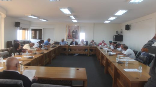 دورة استثنائية للمجلس الجماعي بسيدي رحال الشاطئ تُسفر عن قرارات حاسمة بخصوص تدبير قطاع النظافة