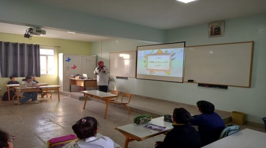 الفرق بين المدارس الرائدة والمدارس العمومية العادية