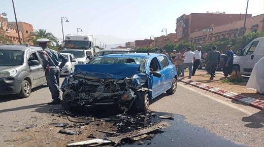بني ملال.. توقيف ثلاثيني بعد سرقته سيارة أجرة وتسببه في سلسلة حوادث مرورية خطيرة