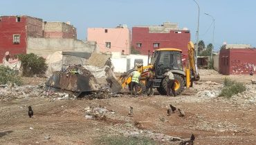 حملات نظافة مكثفة بجماعة سيدي رحال الشاطئ بعد فسخ عقد التدبير المفوض