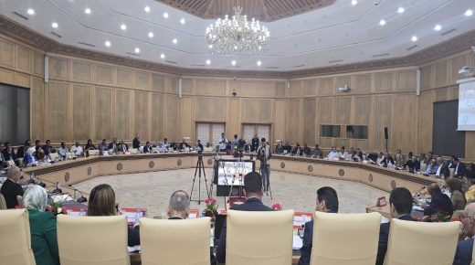 مجلس جهة الشرق .. المصادقة  على 80 نقطة لدعم مشاريع تنموية كبرى