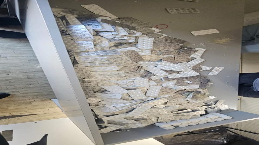 ميناء طنجة المتوسط..اجهاض محاولة تهريب دولي لاكثر من 21 الف قرص مخدر وتوقيف مشتبه به
