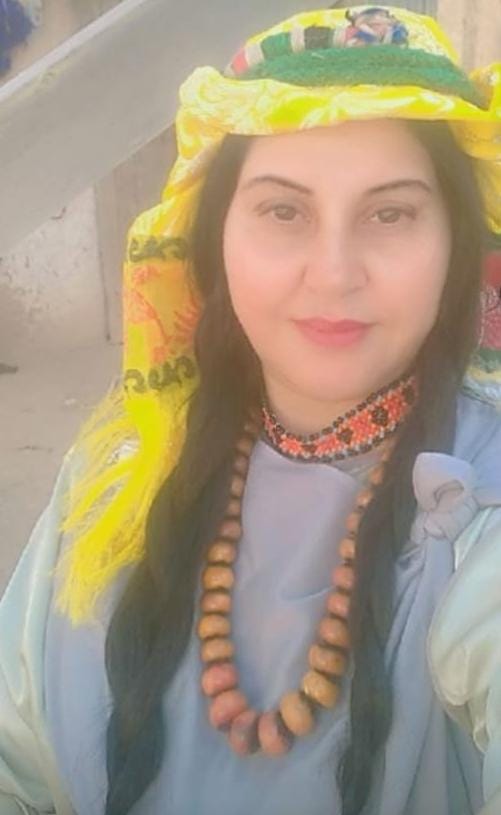 سميرة بهان.. حضور فني ينمو بثقة بين المسرح والتلفزيون