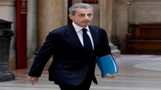 القضاء الفرنسي يمنح ساركوزي إفراجا مبكرا ويمنعه من التواصل مع سيف الإسلام القذافي