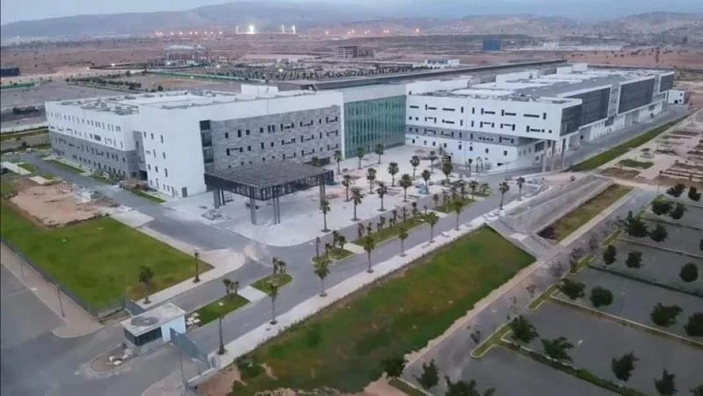 الملك محمد السادس يعطي تعليماته لافتتاح المركز الاستشفائي الجامعي بأكادير