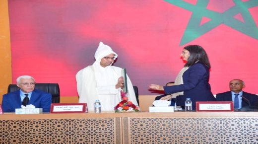 الجديدة.. وزيرة المالية والإقتصاد تترأس مراسيم حفل تنصيب السيد الصالح داحا عاملا على الإقليم