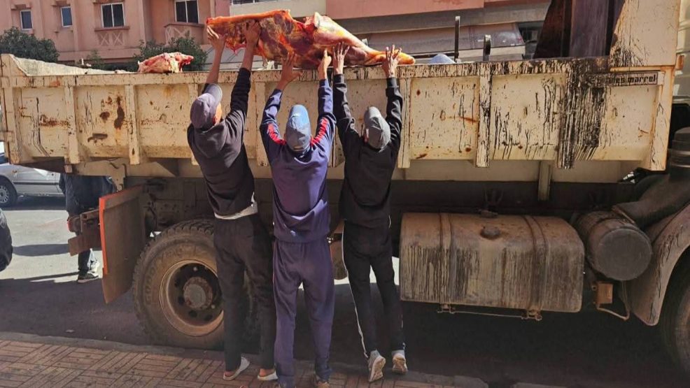 مراكش ..مداهمة مجزرة تتوفر على كميات كثيرة من اللحوم الفاسدة  بحي المسيرة