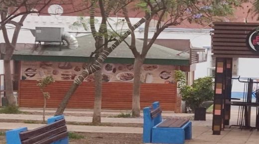 اكشاك تجارية فوق القانون تثير الجدل  بمدينة الزمامرة  ومطالب الساكنة بتطبيق القانون