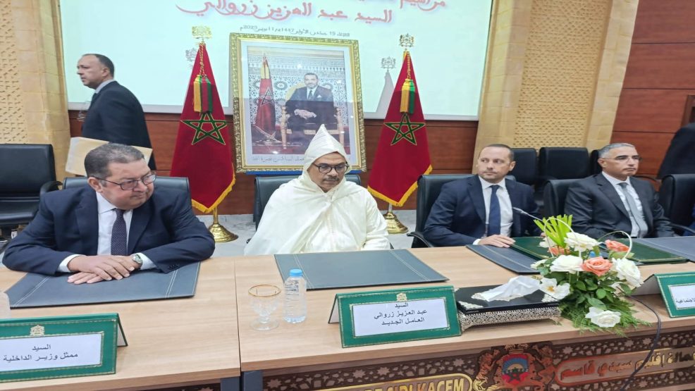 سيدي قاسم .. وزير الصحة يشرف على تنصيب عامل الاقليم الجديد