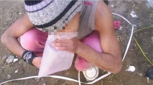 أمام فندق مرحبا سابقا بالجديدة .. أطفال صغار يدخلون قسرا إلى جحيم الميكة وسط صمت مخز