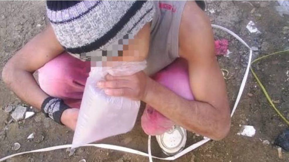 أمام فندق مرحبا سابقا بالجديدة .. أطفال صغار يدخلون قسرا إلى جحيم الميكة وسط صمت مخز