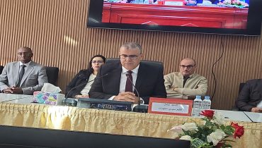 عامل إقليم سيدي سليمان يترأس لقاءً تشاوريًا بحضور باشا الإقليم ورئيس المجلس الجماعي