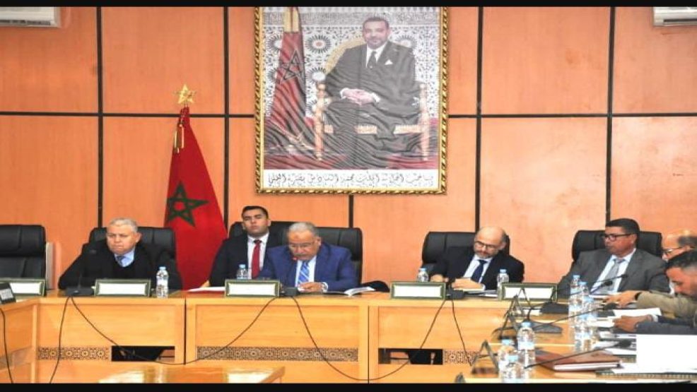 القافلة الجهوية لدعم المقاولات تحط الرحال بعمالة إقليم الخميسات