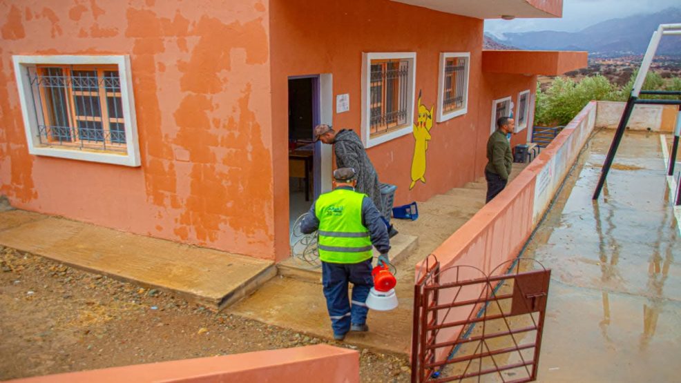 تافراوت ..تدابير وقائية لمحاربة الإنفلونزا الموسمية: عملية تطهير وتعقيم شاملة للمدرسة الجماعاتية لأملن