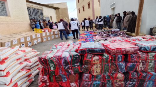 إقليم الحسيمة.. قافلة تضامنية توزع مساعدات إنسانية بدواريْن بجماعة زاوية سيدي عبد القادر