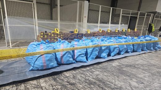 ميناء طنجة المتوسط..إحباط محاولة تهريب اكثر من  8 اطنان من مخدر الشيرا