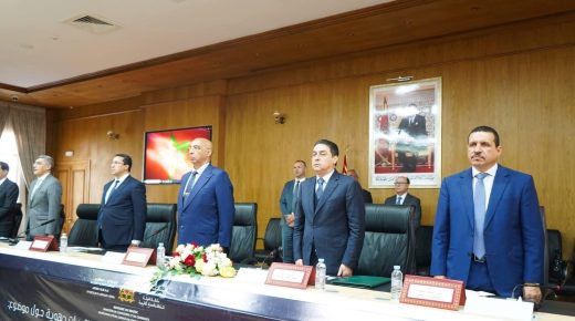 الداخلة ..المنتدى الجهوي بحضور عامل اوسرد وكاتب الدولة المكلف بالتجارة الخارجية