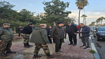 السلطات المحلية بحد السوالم تشرف على هدم محلات الشواء في إطار إعادة هيكلة الفضاء التجاري