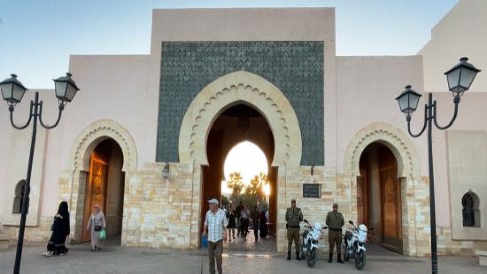 أكادير..السلطات تقرر إغلاق مركب سوق الأحد مؤقتًا بسبب سوء الأحوال الجوية