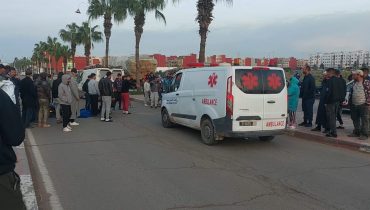 حادثة سير خطيرة تشلّ حركة المرور بشارع محمد السادس بحد السوالم وتُعيد إلى الواجهة إشكالية غياب سيارة الإسعاف