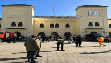 عودة سكان القصر الكبير من طنجة بعد تحسن الوضع الميداني