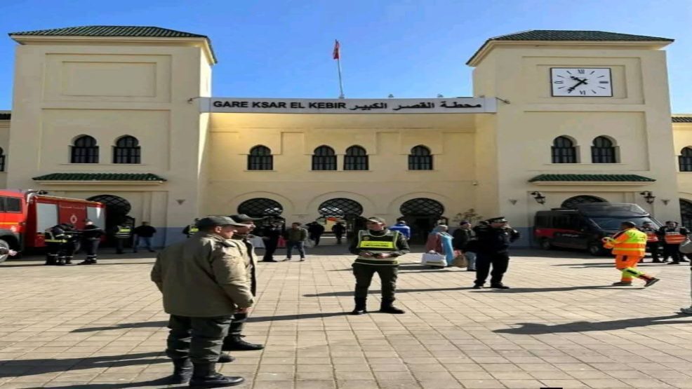 عودة سكان القصر الكبير من طنجة بعد تحسن الوضع الميداني