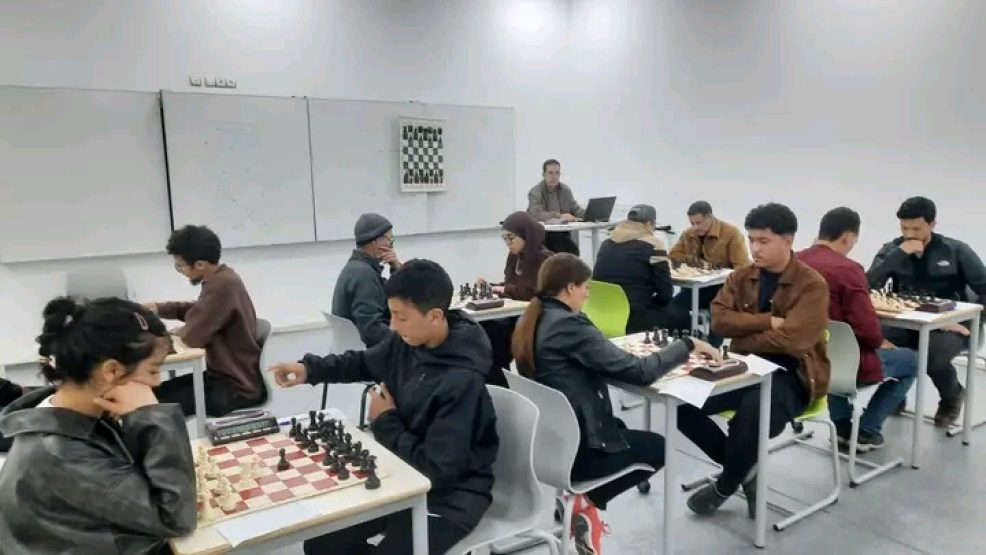 الدوري الرمضاني الكلاسيكي للشطرنج بابن جرير.. انطلاقة تنافسية بروح رياضية عالية