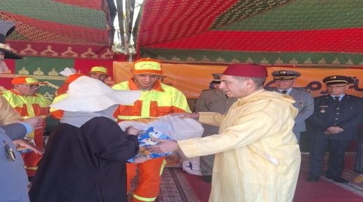 والي جهة سوس ماسة عامل عمالة أكادير إداوتنان يشرف على إنطلاق عملية “رمضان 1447” لمؤسسة محمد الخامس للتضامن