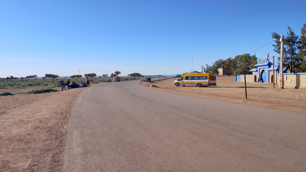 هيئات مدنية بسيدي شيكر تراسل الجماعة والتعليم عبر البوابة الوطنية للشكايات بسبب خطورة الطريق أمام مؤسستين تعليميتين