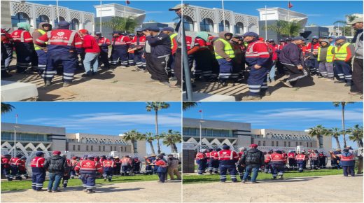 سيدي بنور.. عمال النظافة يحتجون أمام المجلس الترابي وعمالة الإقليم بسبب تأخر الأجور