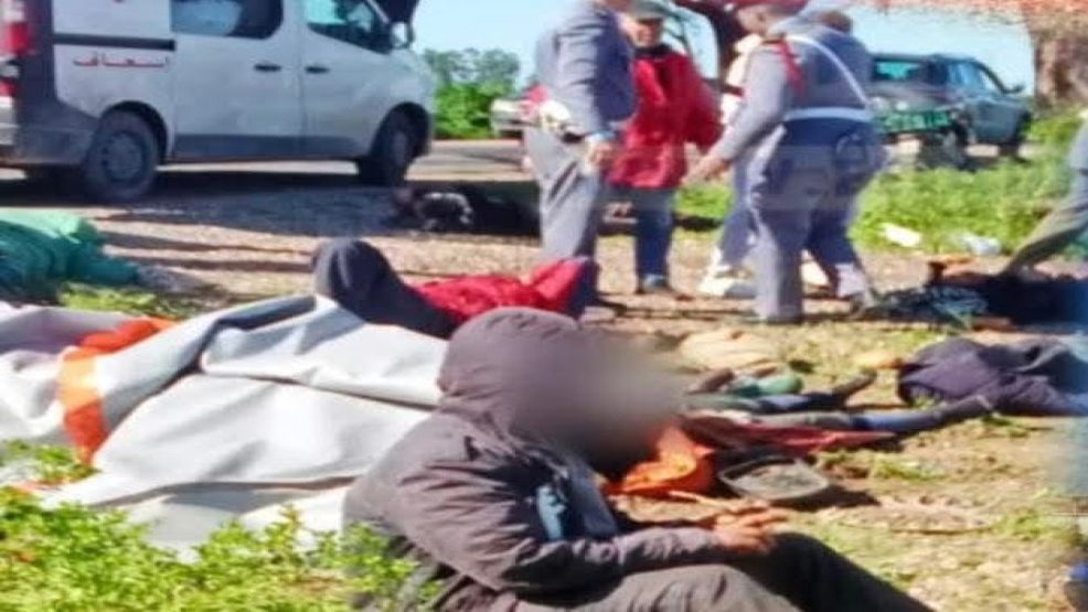 الجديدة..حادث مأساوي بجماعة أولاد رحمون يخلف 6 قتلى و8 مصابين في انقلاب “بيكوب” لنقل العمال الفلاحيين
