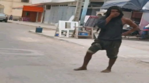 مختل عقلي يهاجم طفل تلميذ كاد يودي بحياته بالحسيمة