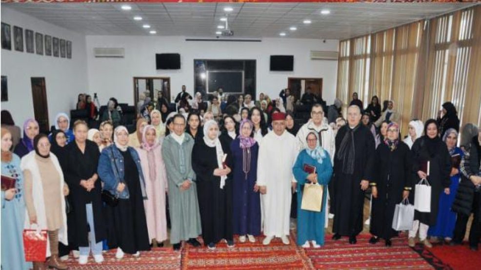 عمالة إقليم الخميسات تحتفي باليوم العالمي للمرأة وتكرم موظفاتها ونساء السلطة في حفل بهيج