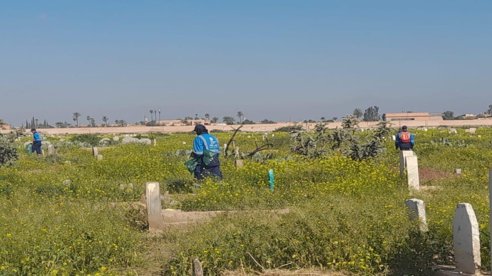 مراكش ..حملة نظافة للمقابر استعدادا للاقبال الكبير عليها بعد ليلة القدر