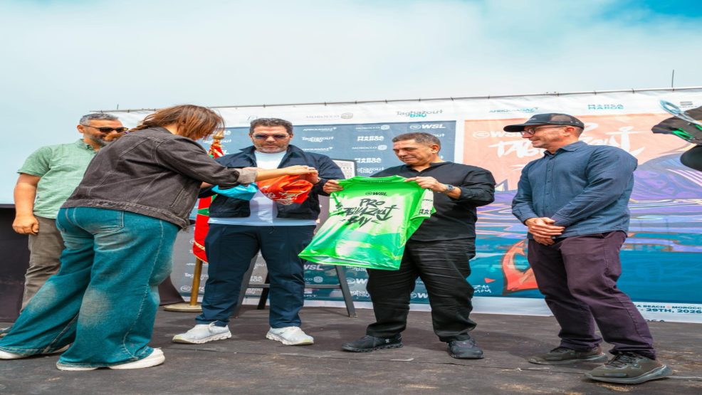 الوالي سعيد أمزازي يشرف على اختتام منافسة “Pro Taghazout Bay QS 4000” بشاطئ أنزا