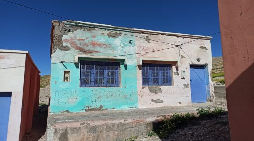 جماعة واد البور اقليم شيشاوة .. مدرسة واوزكرت بين التهالك وانتظار تدخل فعلي