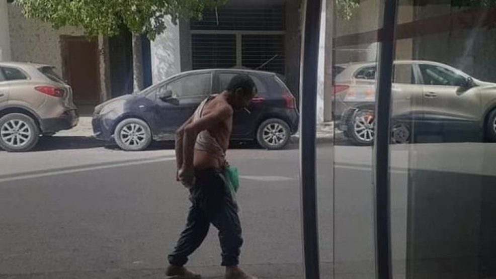 إقليم الحسيمة.. مختل عقلياً يعتدي على إمام مسجد صباح اليوم بتارجيست ويُحبط محاولة استهداف تلميذتين