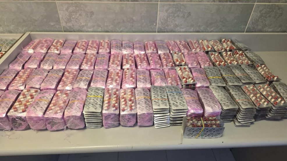 ميناء طنجة المتوسط..احباط تهريب اكثر من 17 الف قرص مخدر