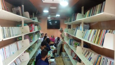 الفقيه بن صالح..المكتبة المتنقلة تحطّ الرحال بمدرسة موسى بن نصير