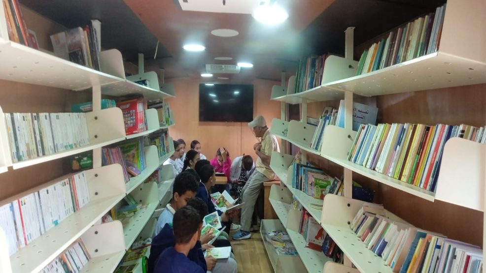 الفقيه بن صالح..المكتبة المتنقلة تحطّ الرحال بمدرسة موسى بن نصير