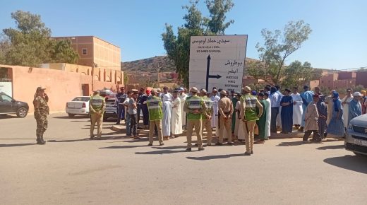 قيادة تيغيرت دائرة لخصاص بكلميم واد نون تنجح في تحويل “منع وقفة احتجاجية” إلى حوار مسؤول مع تنسيقية أكال للدفاع عن حق الساكنة في الأرض والثروة فرع أمجاض