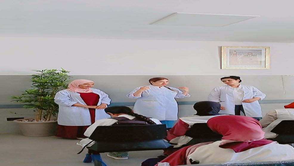 أطر الصحة بإيغود يؤطرون تلاميذ مؤسسة تعليمية في حملة تحسيسية حول الوقاية من لسعات العقارب