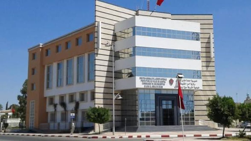 ضربة أمنية قوية بسوق أربعاء الغرب.. حجز 590 كيلوغراماً من “الشيرا” وإسقاط مروج قادم من الشمال
