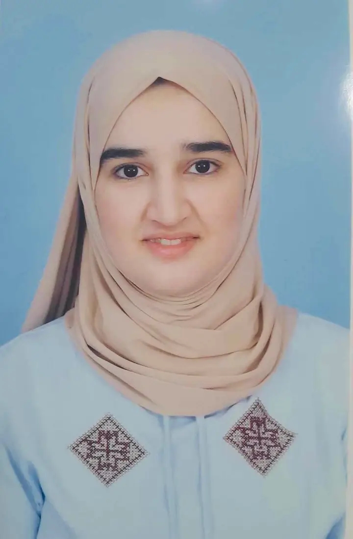 التلميذة ياسمينة أوطاح تتوج الأولى إقليمياً في امتحانات البكالوريا بالحسيمة