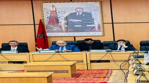 عامل إقليم الخميسات يترأس اجتماع اللجنة الإقليمية للوقاية ومكافحة الحرائق ويؤكد على رفع درجة اليقظة لحماية الثروة