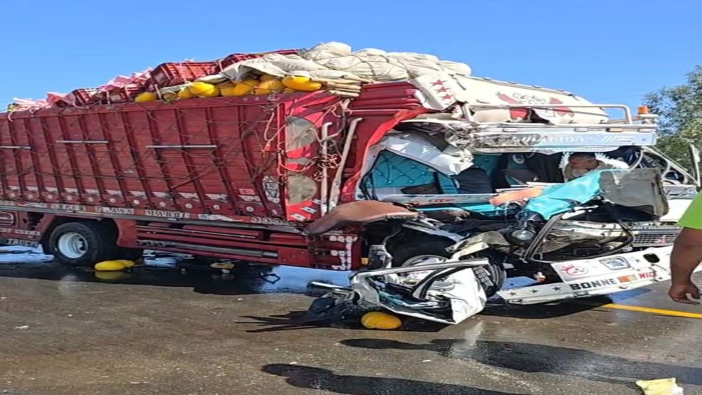 حادثة سير مأساوية تودي بحياة مساعد سائق شاحنة بالطريق الوطنية رقم 4 قرب سيدي سليمان