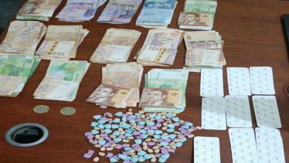 الدرك الملكي بخميس متوح يوقف تاجر مخدرات مبحوث عنه بـ 18 مذكرة بحث